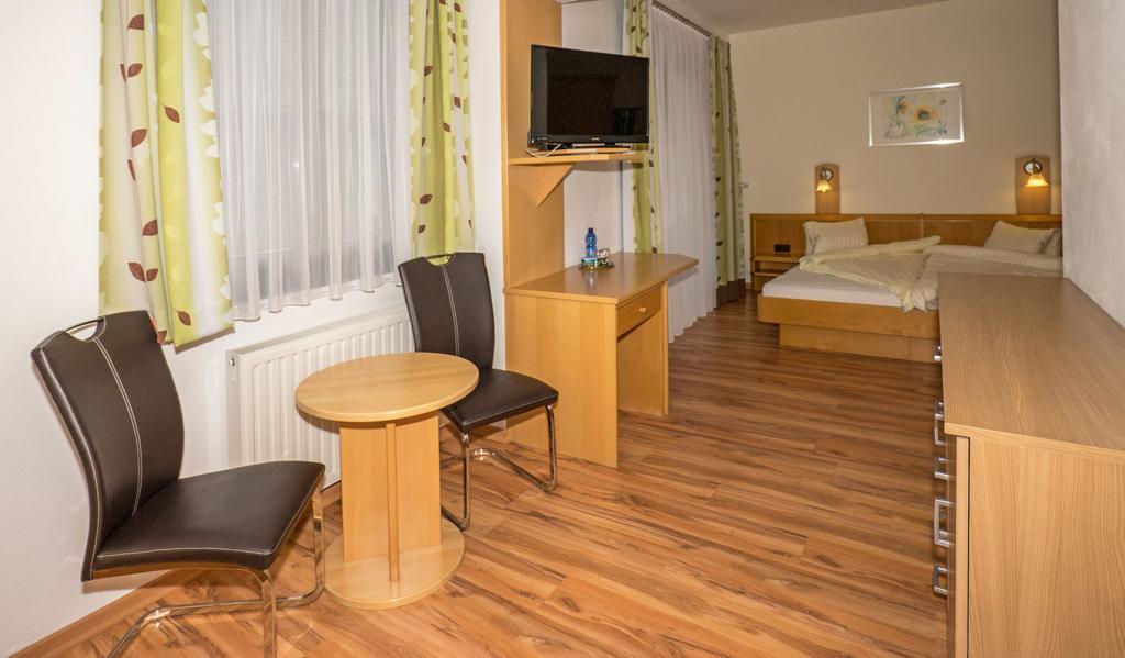 Haus Stampfer Hotel Weissensee Bagian luar foto